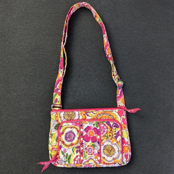 Vera Bradley Handbags - Vera Bradley Pink Floral Print Crossbody Purse